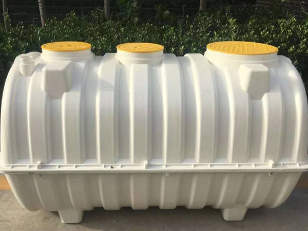 玻璃鋼化糞池:一個“有味道”的環保設備 玻璃鋼化糞池:一個“有味道”的環保設備