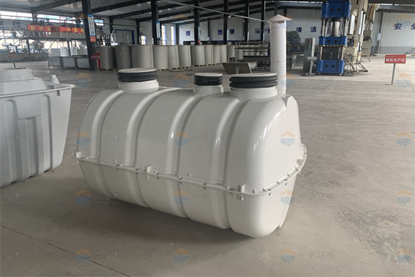 對(duì)玻璃鋼化糞池廠家選擇時(shí)要參照哪些內(nèi)容 對(duì)玻璃鋼化糞池廠家選擇時(shí)要參照哪些內(nèi)容